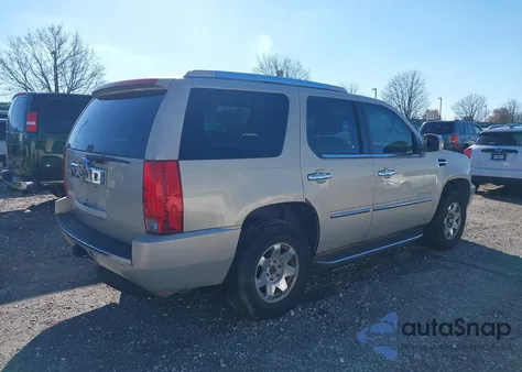 2007 Cadillac Escalade Standard from USA, damaged, VIN 1GYFK63857R307298